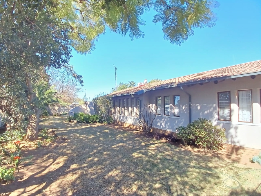 3 Bedroom Property for Sale in Vaalpark Free State